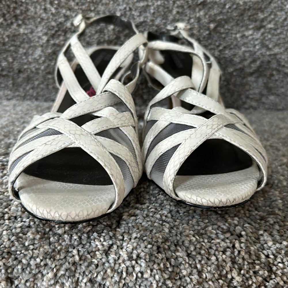 Ros Hommerson Lacey White Slingback Sandal - Picture 2 of 10